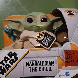 Star Wars The Mandalorian The Child Figure - Green and Tan